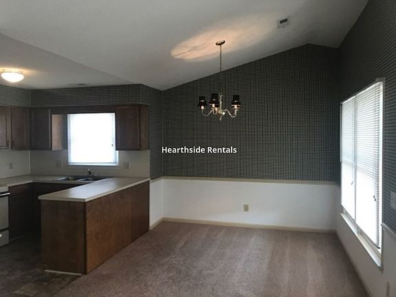 3rd image of 137 D W Victoria Ct