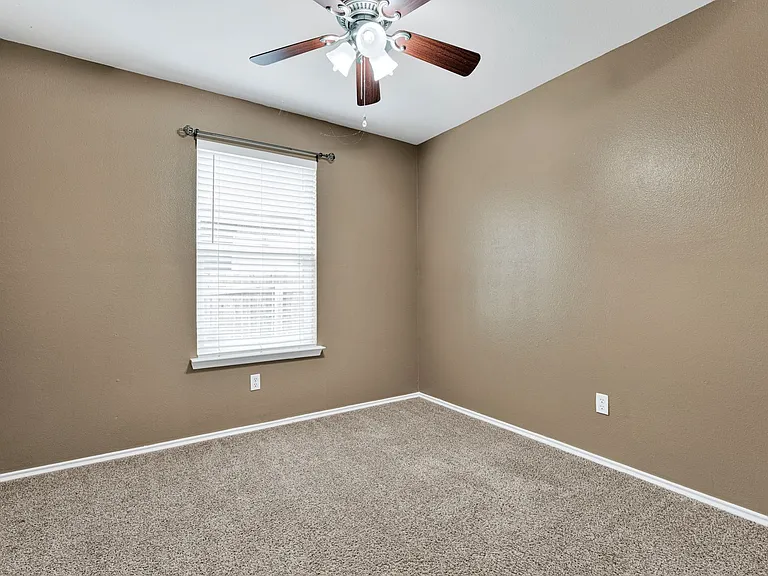 8711 Shaenwest — Photo 11