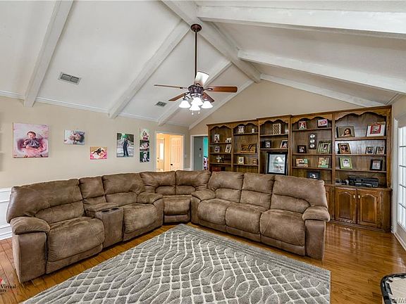 3rd image of 9305 Castlebrook Dr