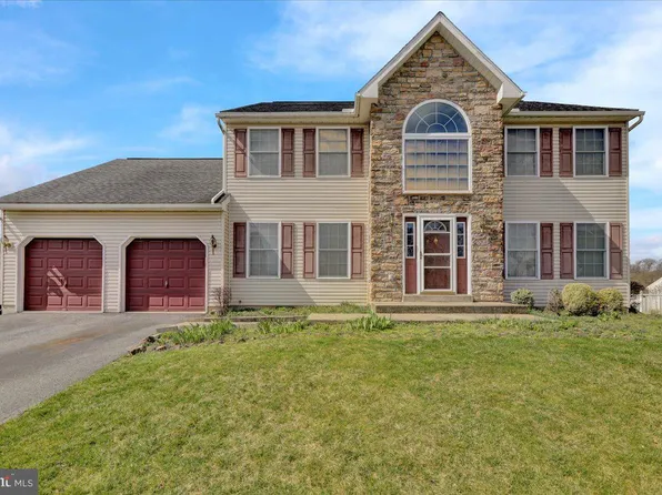 11 Brentwood Dr, Sinking Spring, PA 19608