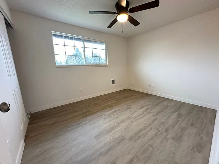 2795 N Clark Ct — Photo 13
