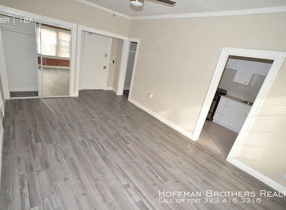 4th image of 207 N Kenmore Ave #14