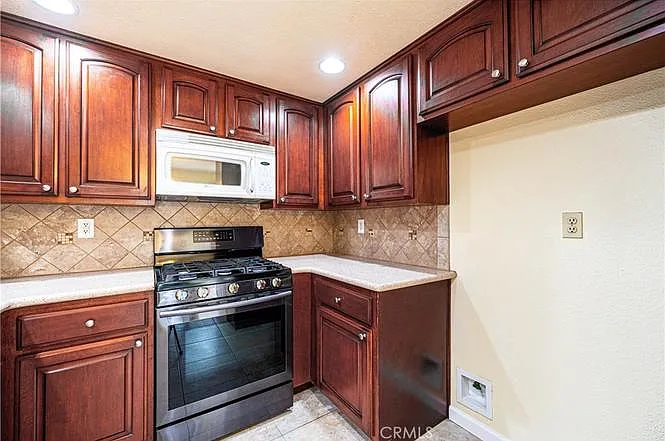 27281 Nicole Dr — Photo 27