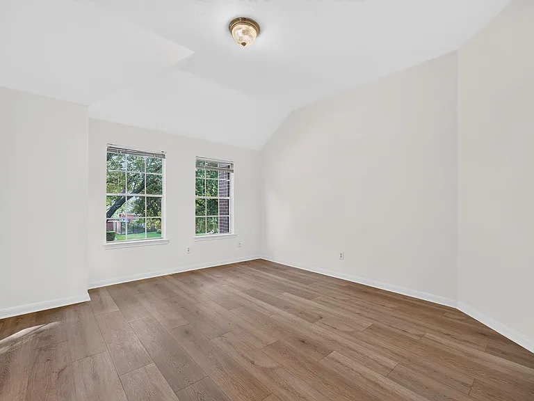 1727 Emma Cove Ct — Photo 28