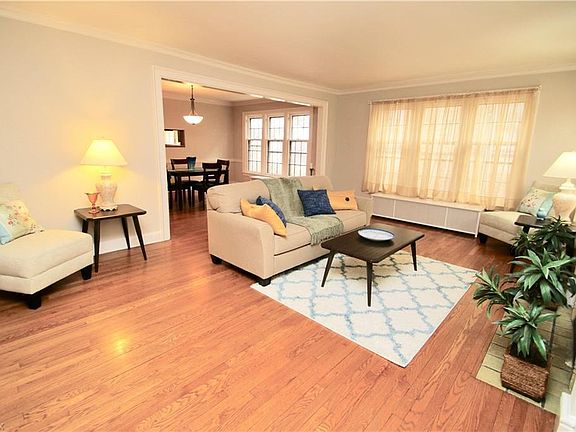 3rd image of 3403 Euclid Heights Blvd