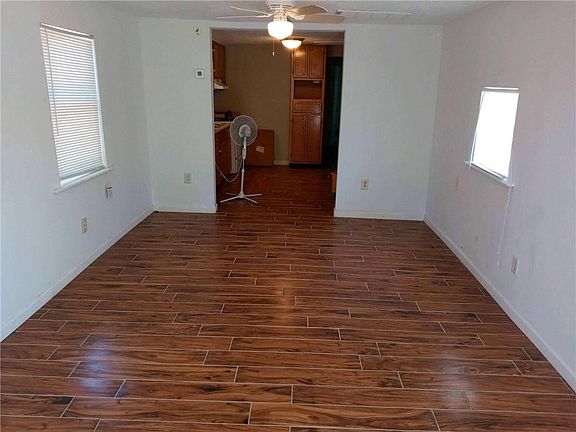 3rd image of 1628 Flower Avenue