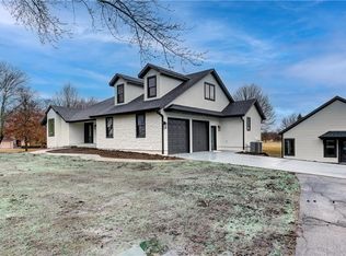 3620 W 194th St, Stilwell, KS 66085