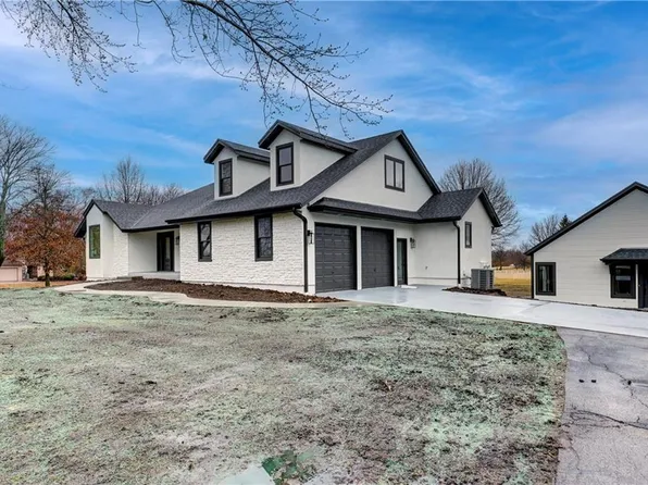 3620 W 194th St, Stilwell, KS 66085