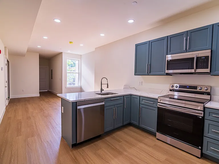 808 N Preston St — Photo 5