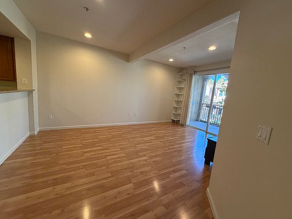 5th image of 1883 Agnew Rd Unit 220