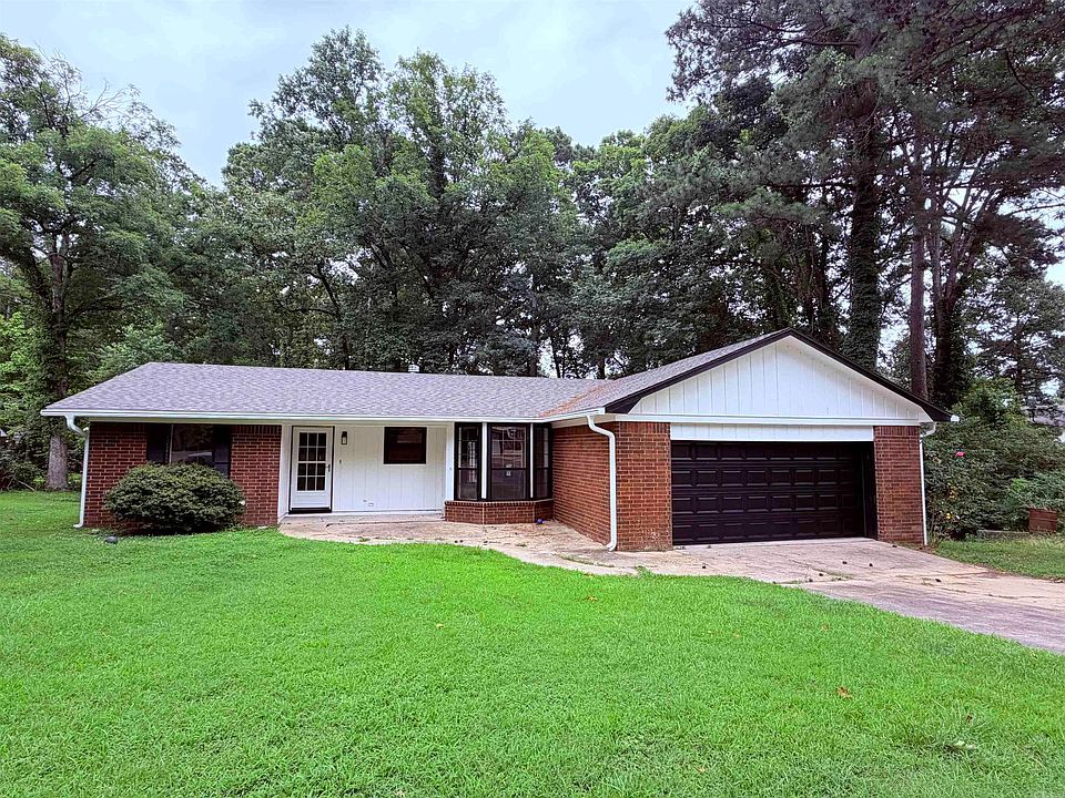 1st image of 15 Patrick Henry Dr