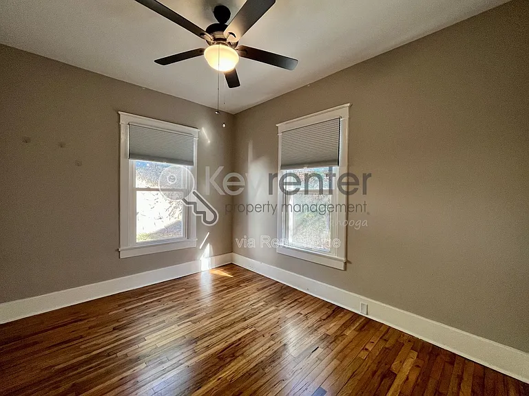 705 Barton Ave — Photo 13