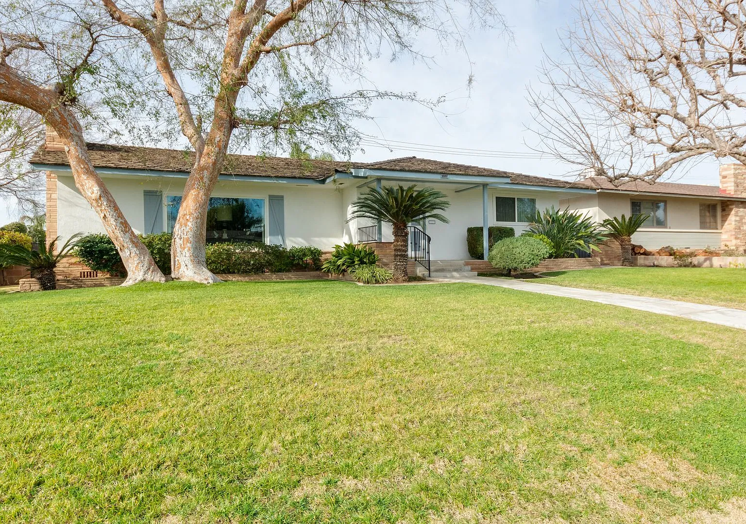 Spacious 3 Bedroom Home with Oversized Family Room & Covered Outdoor Living! — Photo 3