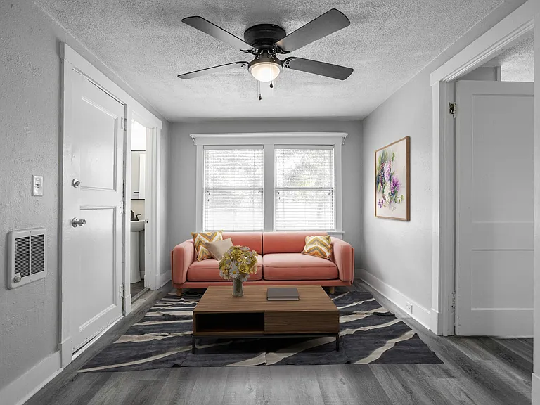 2401 Dartmouth Ave N #B — Photo 7