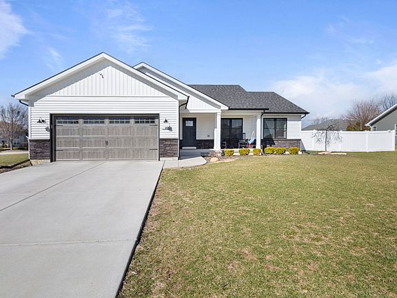 2nd image of 1059 Hummingbird Ln
