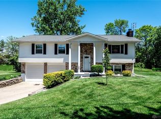 7950 Honeysuckle Ln, West Chester, OH 45069