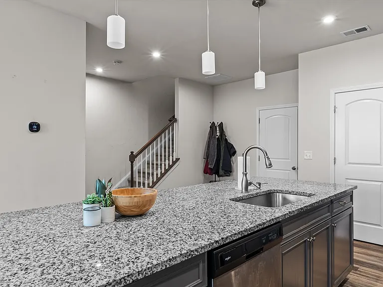 1564 Galloway Rd — Photo 16