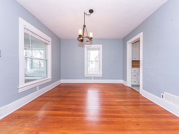 5th image of 279 Ideal St