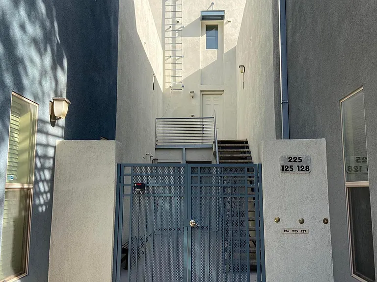 615 E Portland St #225 — Photo 2