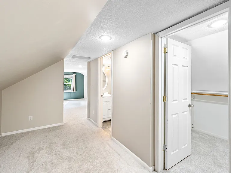 2800 32nd Ave NE — Photo 23