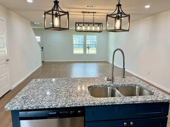5827 Grayson St #5827, Fort Worth, TX 76119