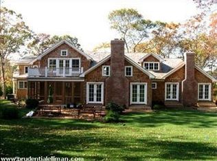 307 Lumber Ln, Bridgehampton, NY 11932