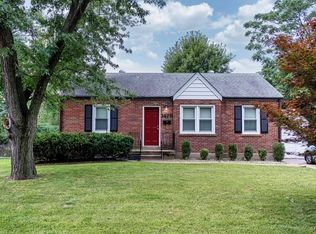 1475 E Duchesne Dr, Florissant, MO 63031