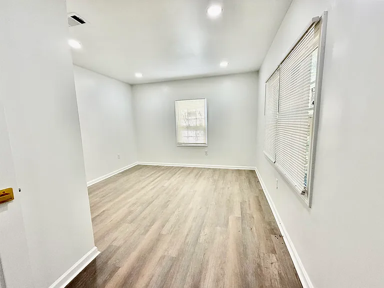 3800 E Mallory Ave — Photo 8