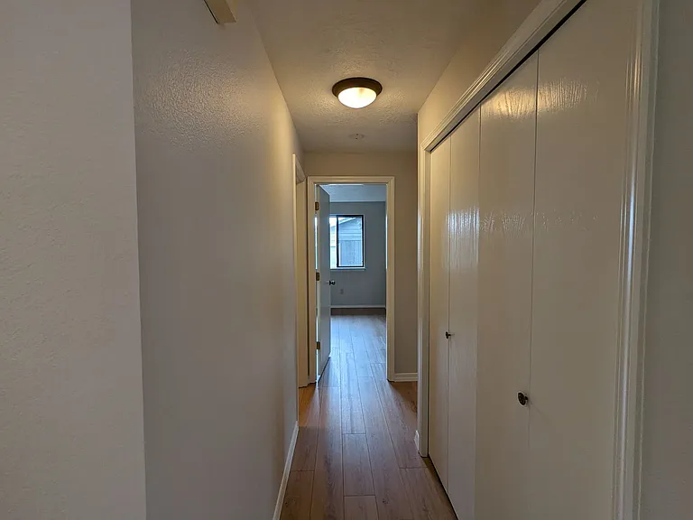 1147 NE Viking Ct — Photo 13