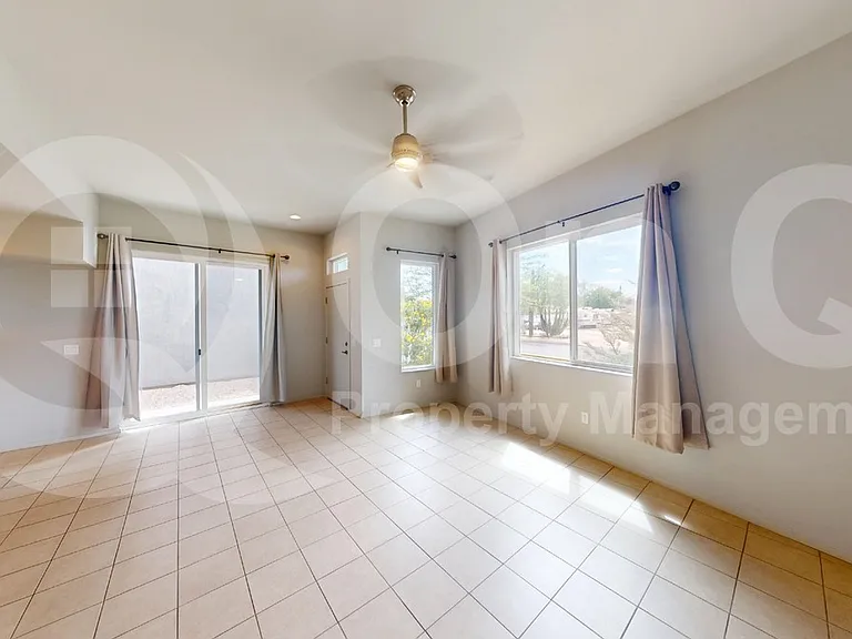 848 E Park Modern Dr — Photo 5