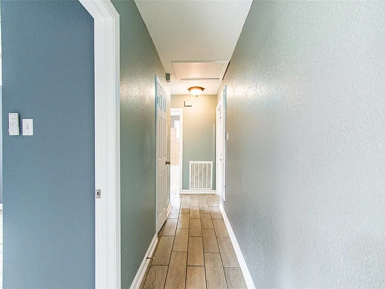 12906 Southspring Dr — Photo 14