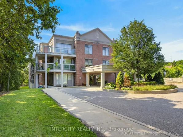 245 Pine Grove Rd #304, Vaughan, ON L4L 2H7