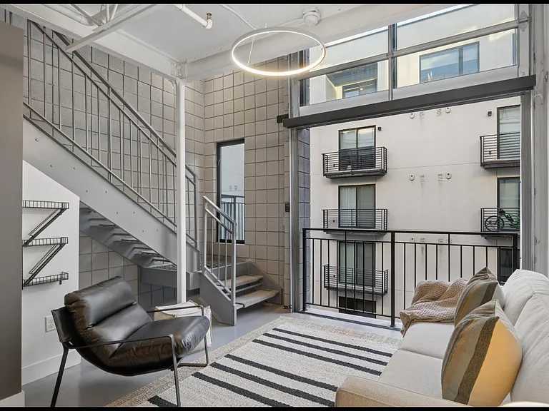 360 W Broadway #403 — Photo 8