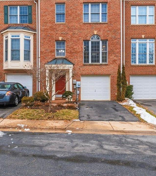 1st image of 133 Wootton Oaks Ct