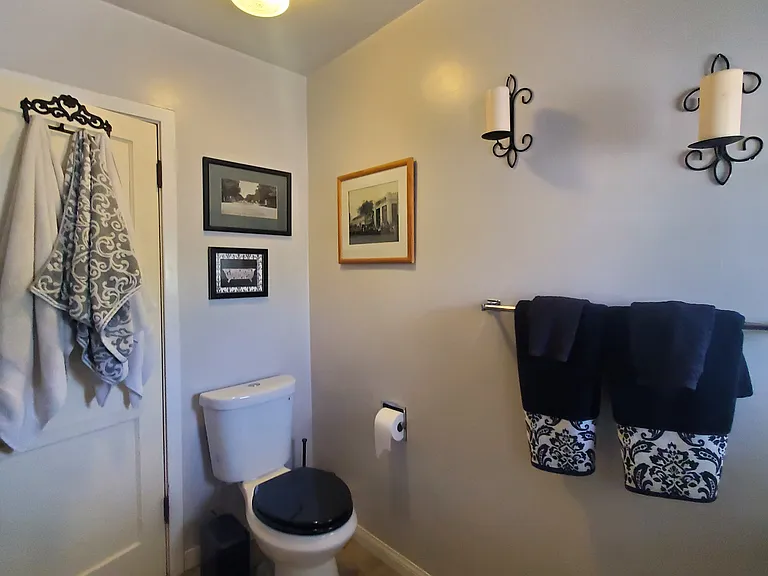 481 W Bush St — Photo 17