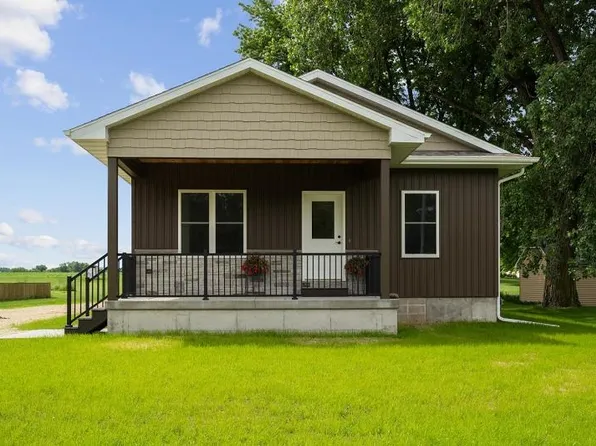 215 1st Ave E, Worthington, IA 52078
