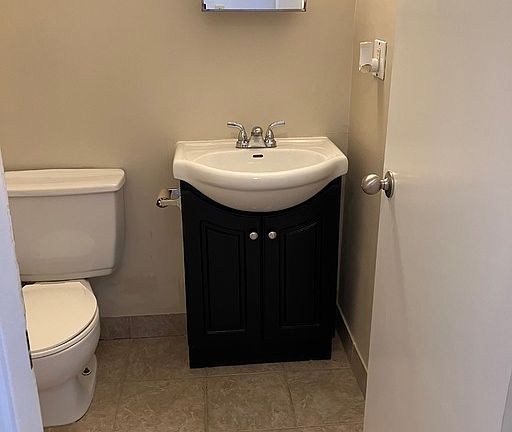3rd image of 10555 93rd St NW