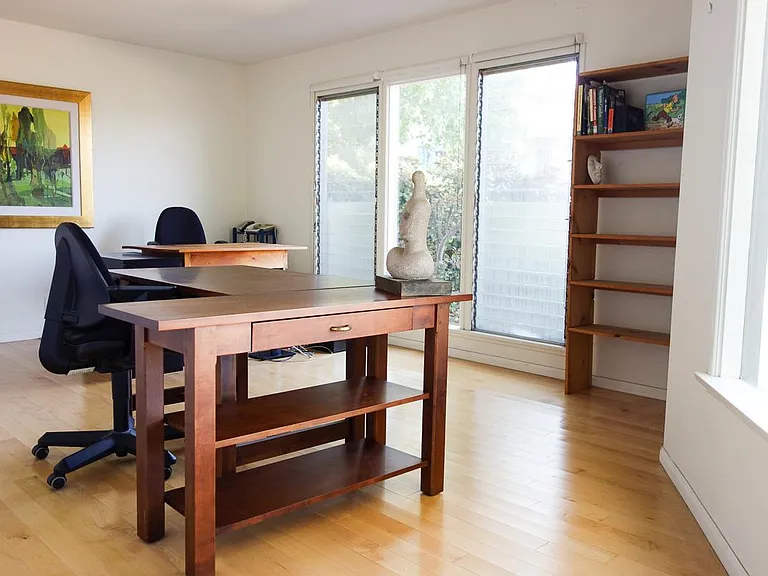 2232 Talmadge St — Photo 17