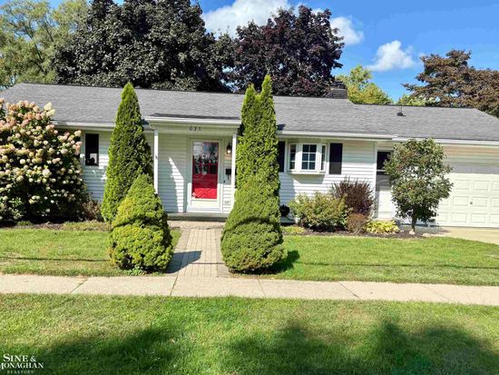 635 N 3rd St, Saint Clair, MI 48079