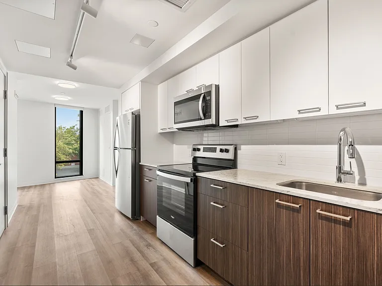 280 Western Ave #602 — Photo 2