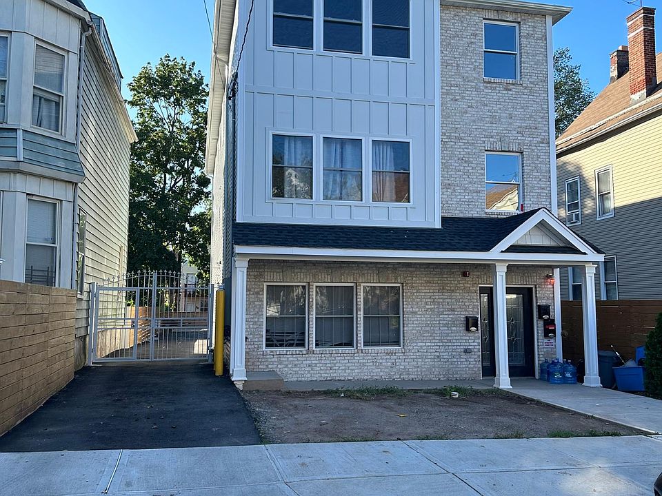 1st image of 148 N 9th St #3
