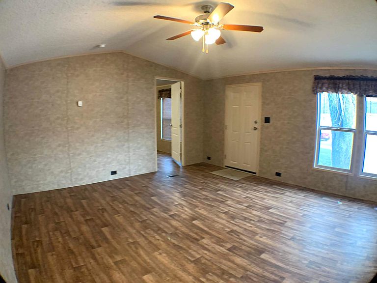 3637 SE 6th St Topeka, KS, 66607 Apartments for Rent Zillow