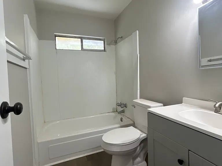 1009 Waring St #1009 — Photo 6