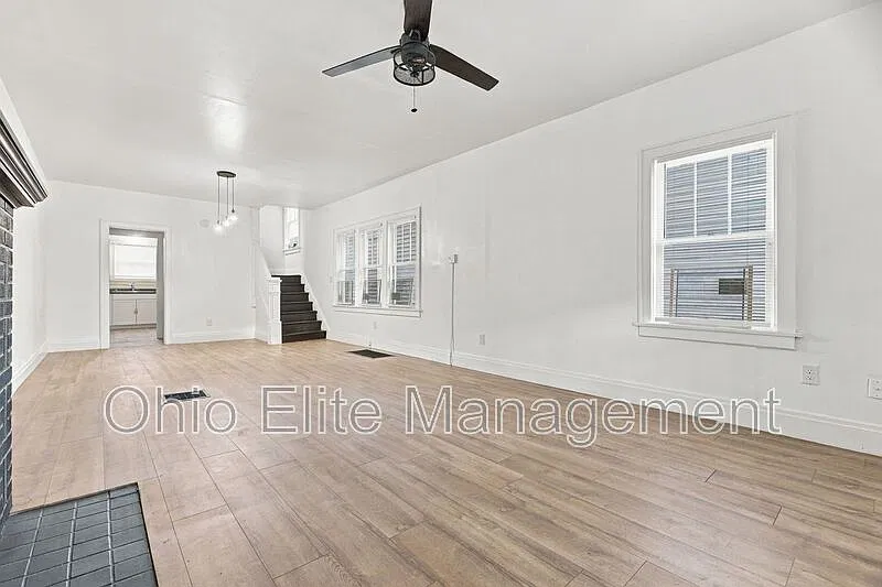 3 bed, 1.0 bath, 1260 sqft, $1,350 — Photo 4