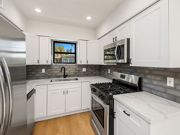 3rd image of 839 1/2 N Las Palmas Ave
