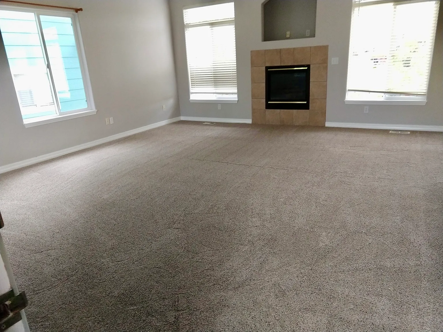 4 bed, 2361 sqft, $2,650 — Photo 4