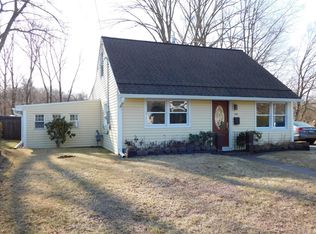 142 Glen Hills Rd, Meriden, CT 06451