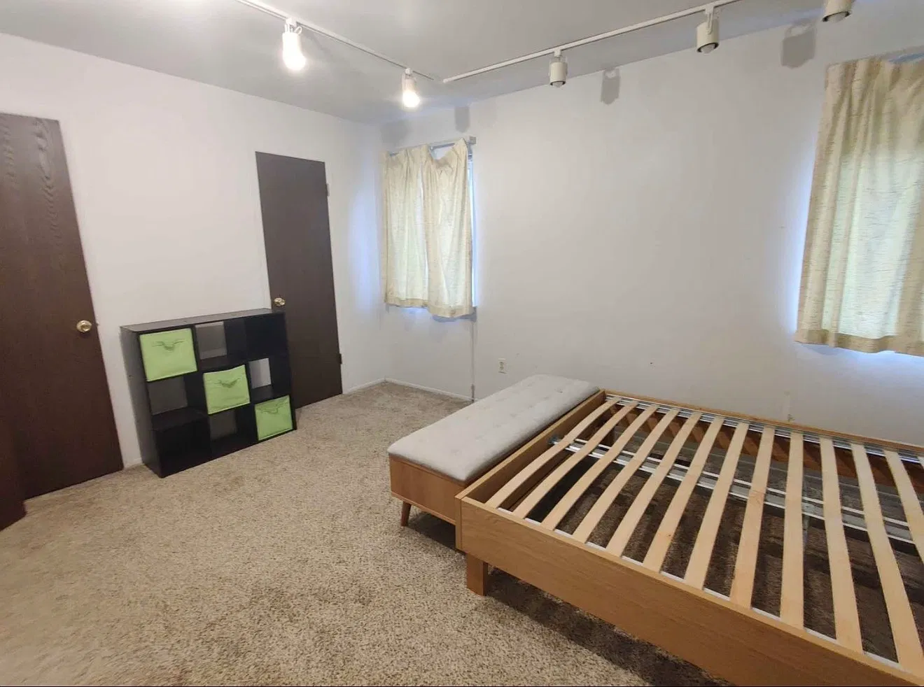 2 bed, 2.5 bath, 1280 sqft, $1,050 — Photo 2