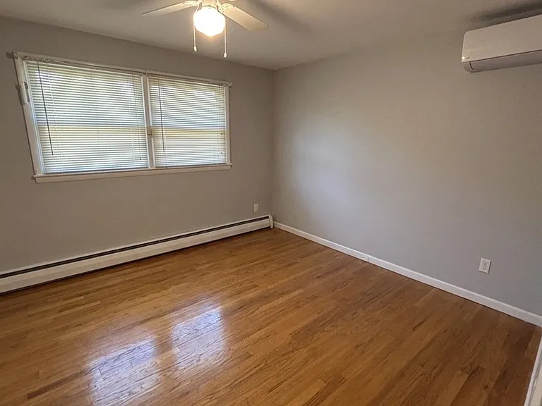 10 Imperial Dr — Photo 11