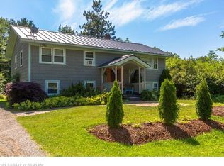 24 Grove St, Rockport, ME 04856